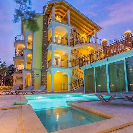 Palace Paulina Apartments Novi Vinodolski Kültér fotó