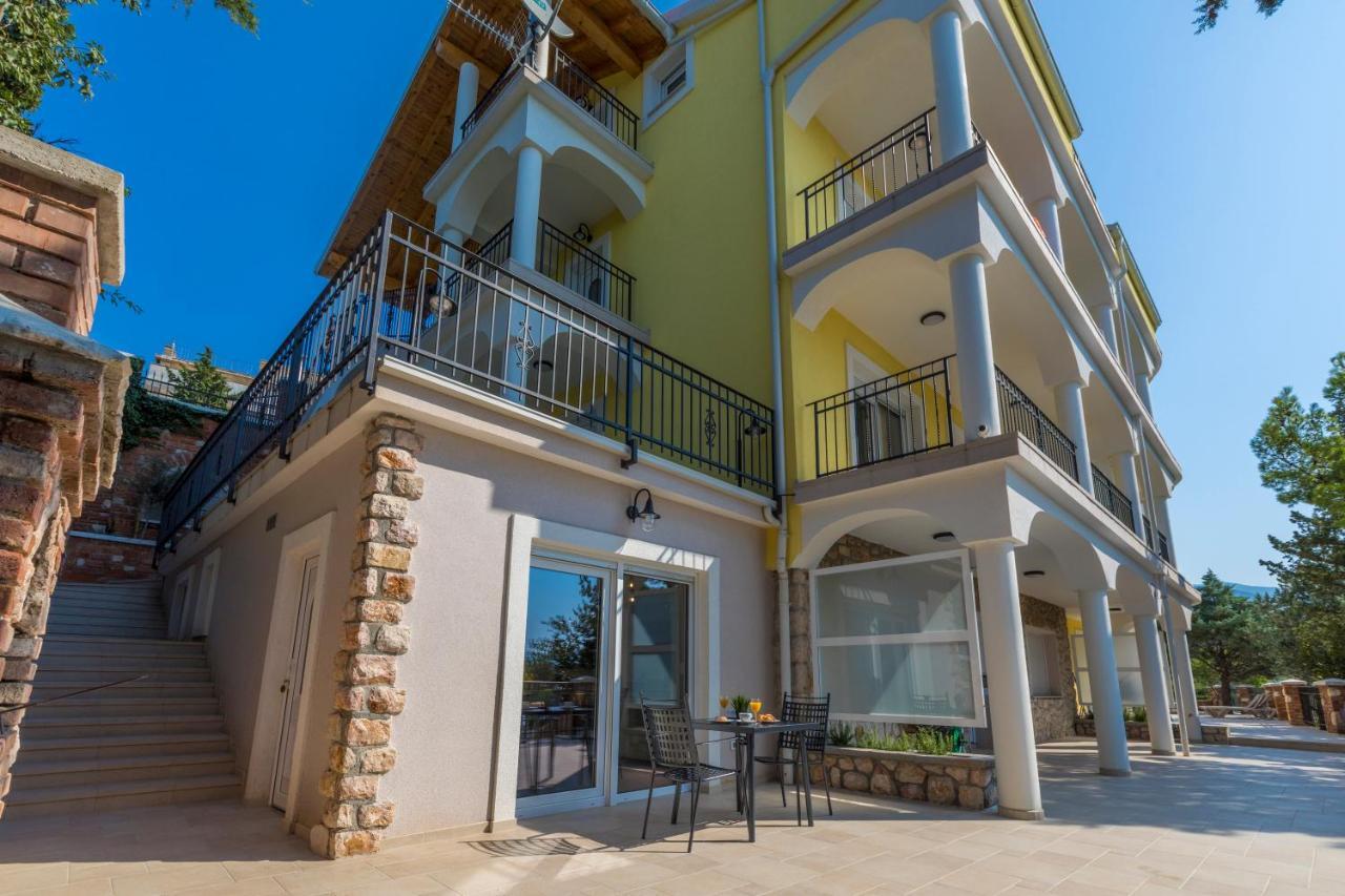 Palace Paulina Apartments Novi Vinodolski Kültér fotó