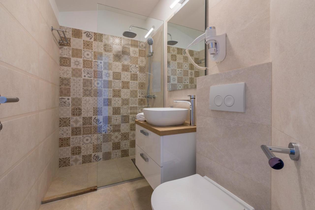 Palace Paulina Apartments Novi Vinodolski Kültér fotó