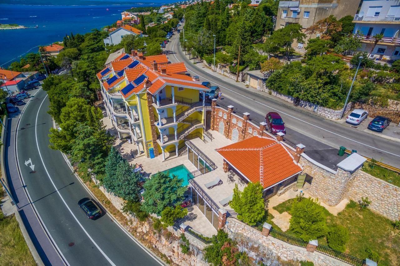 Palace Paulina Apartments Novi Vinodolski Kültér fotó